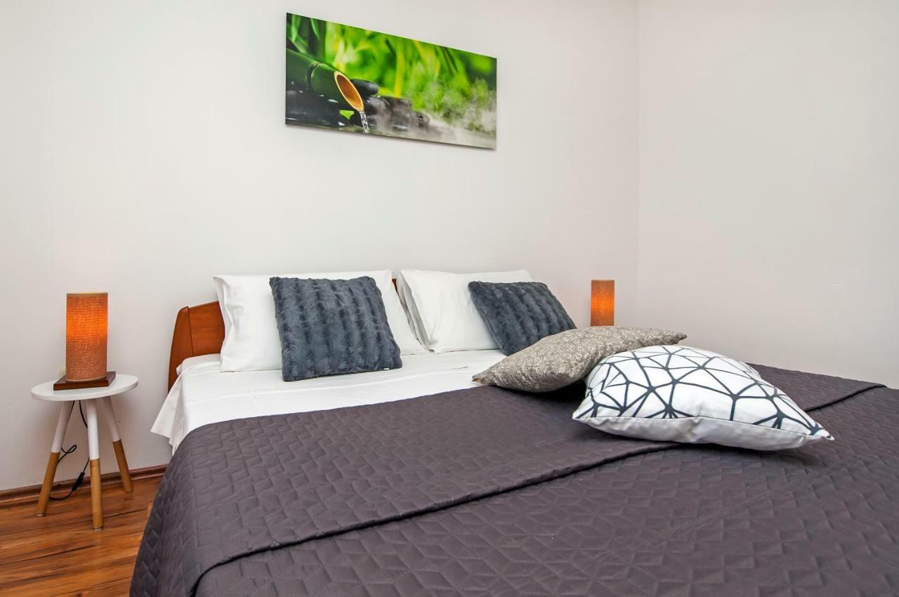 Apartman Lamanova Rovigno Esterno foto