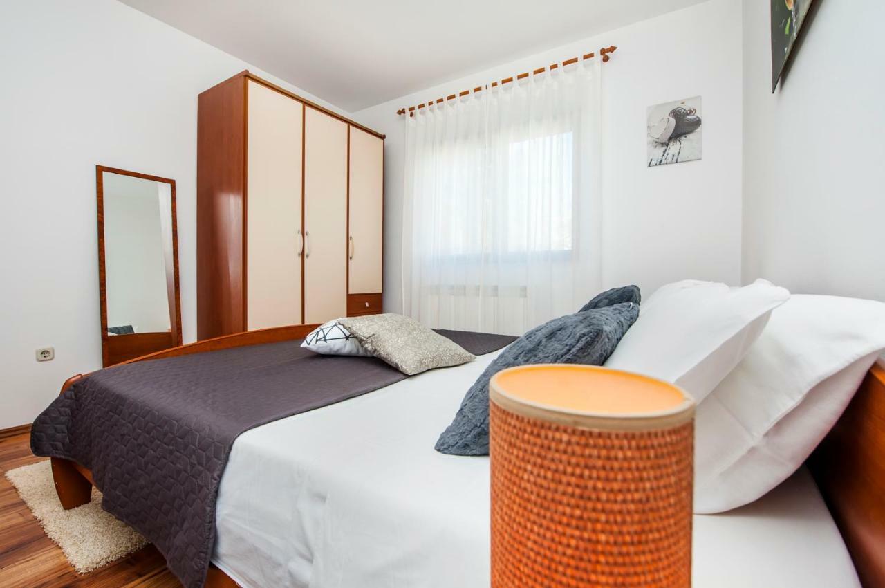 Apartman Lamanova Rovigno Esterno foto