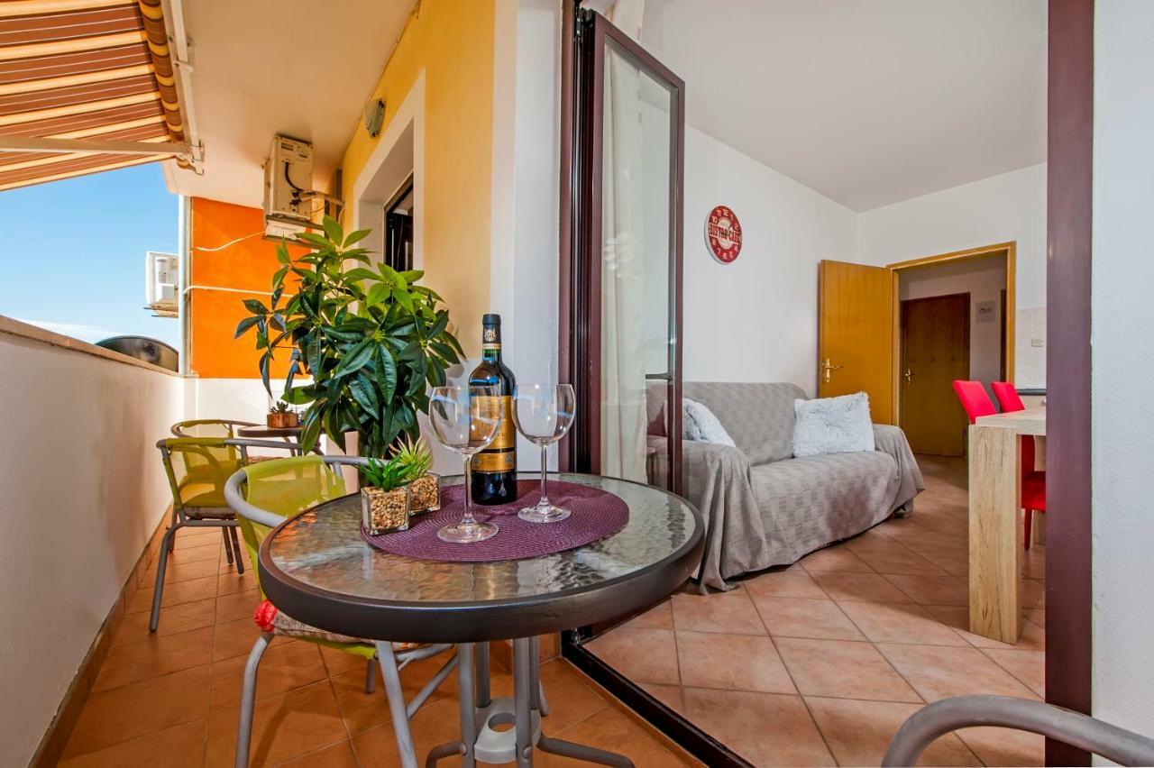 Apartman Lamanova Rovigno Esterno foto
