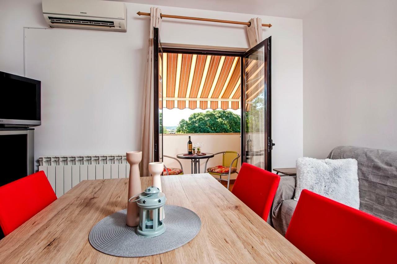 Apartman Lamanova Rovigno Esterno foto