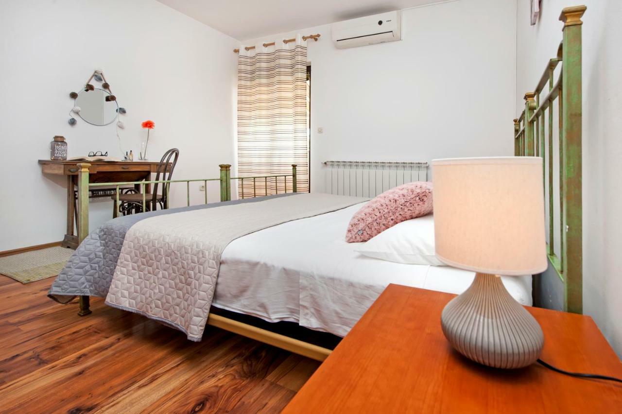 Apartman Lamanova Rovigno Esterno foto