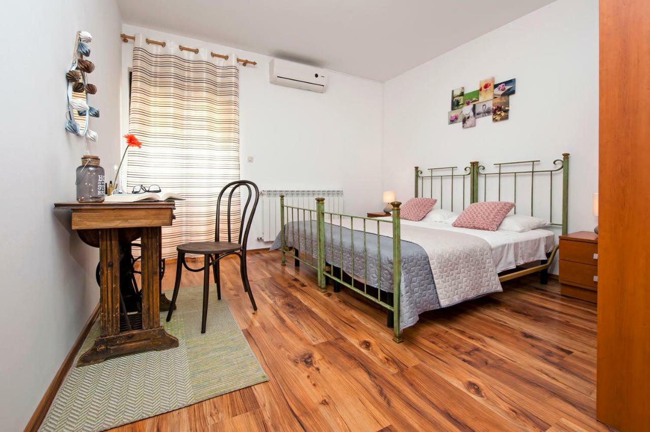Apartman Lamanova Rovigno Esterno foto