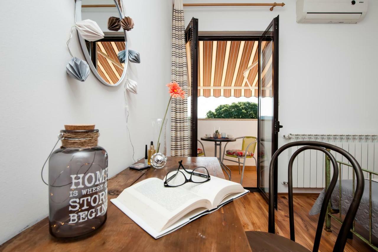 Apartman Lamanova Rovigno Esterno foto